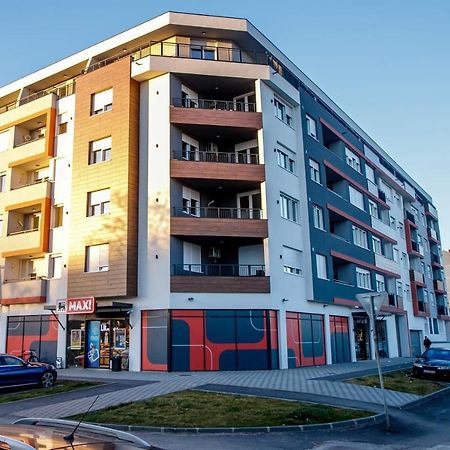 Tik Tak Apartman Суботиця Екстер'єр фото